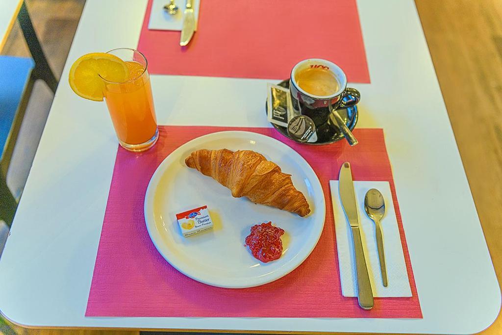 Hotel Des Alpes Bulle Center Экстерьер фото